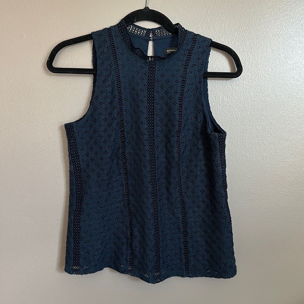 Beautiful banana republic sleeveless top